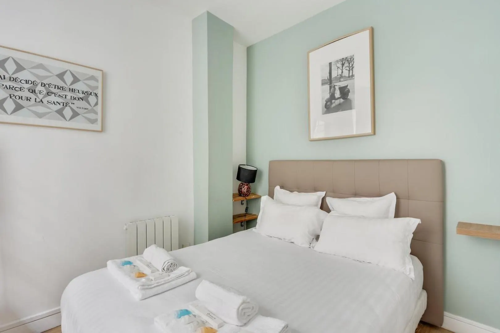 163 Carole - Superb In Paris